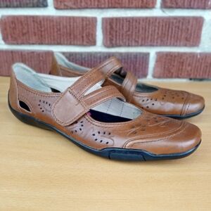 NWOT Ros Hommerson 'Chelsea' Genuine Laser Cut Leather Mary Janes Sz. 10